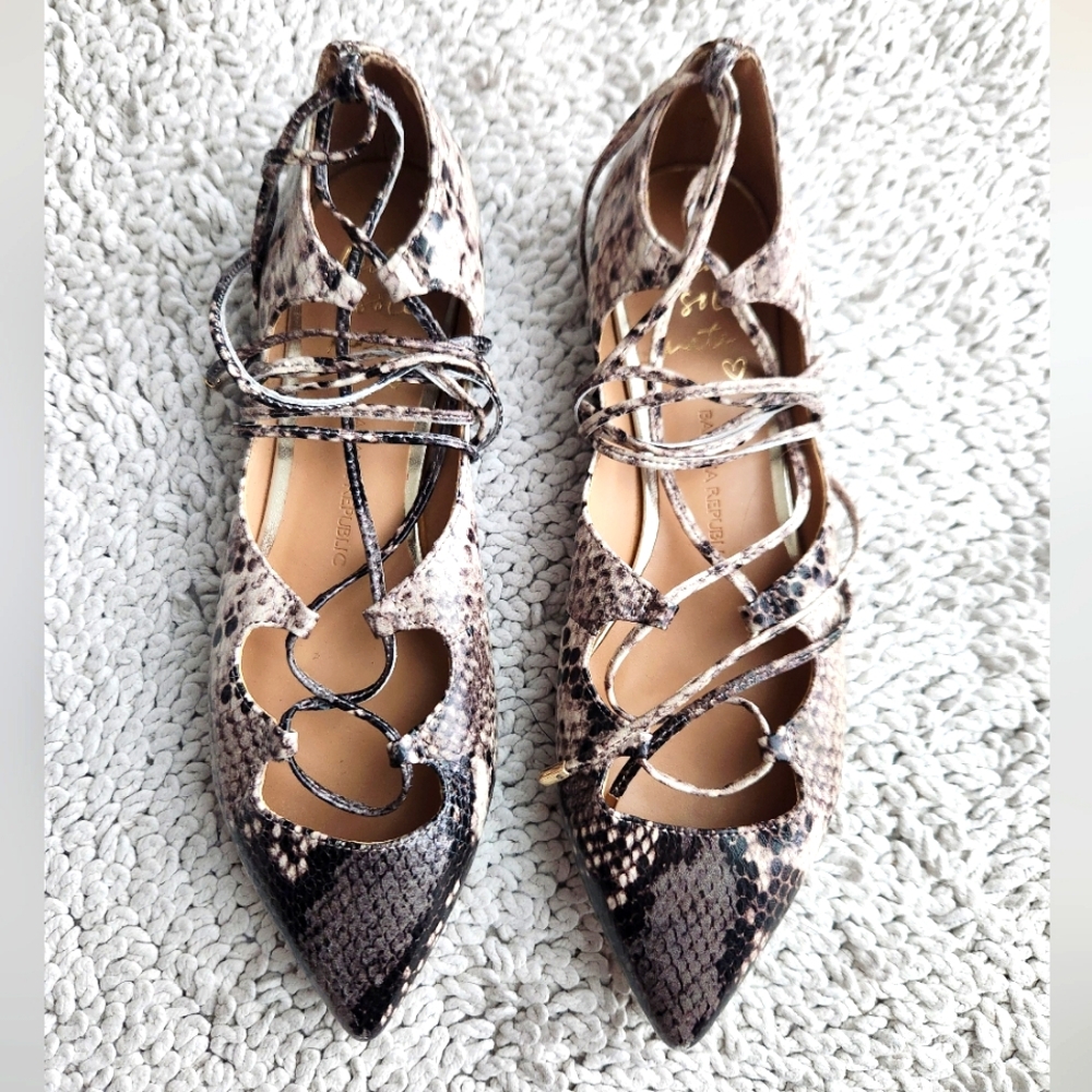 Banana Republic Allie Lace Up Ballet Wrap Flat Genuine Leather Size 7 NWOB